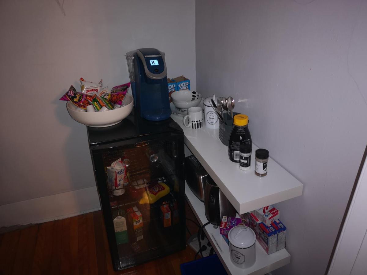 Room With King Bed In Shared 3 Bedroom Downtown Montreal Ngoại thất bức ảnh