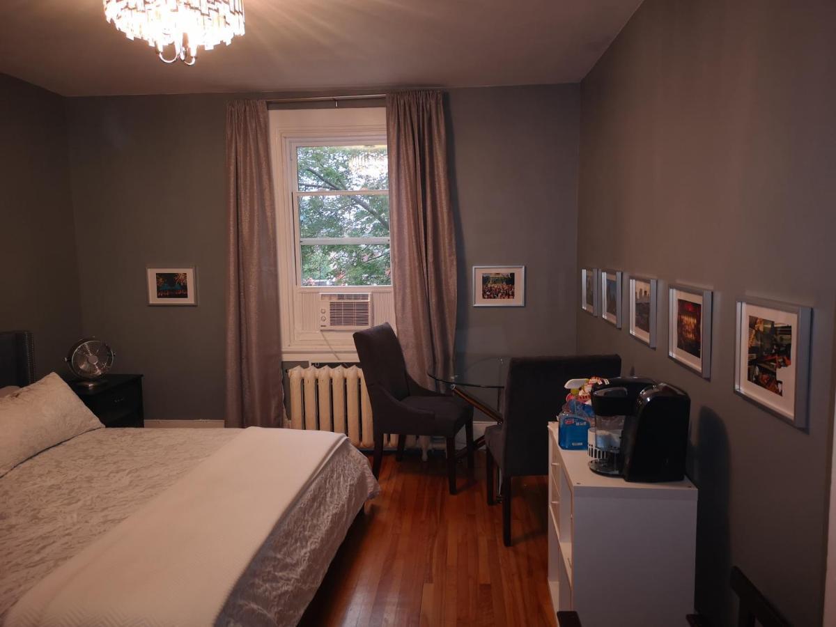 Room With King Bed In Shared 3 Bedroom Downtown Montreal Ngoại thất bức ảnh