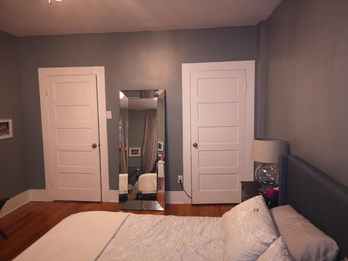 Room With King Bed In Shared 3 Bedroom Downtown Montreal Ngoại thất bức ảnh